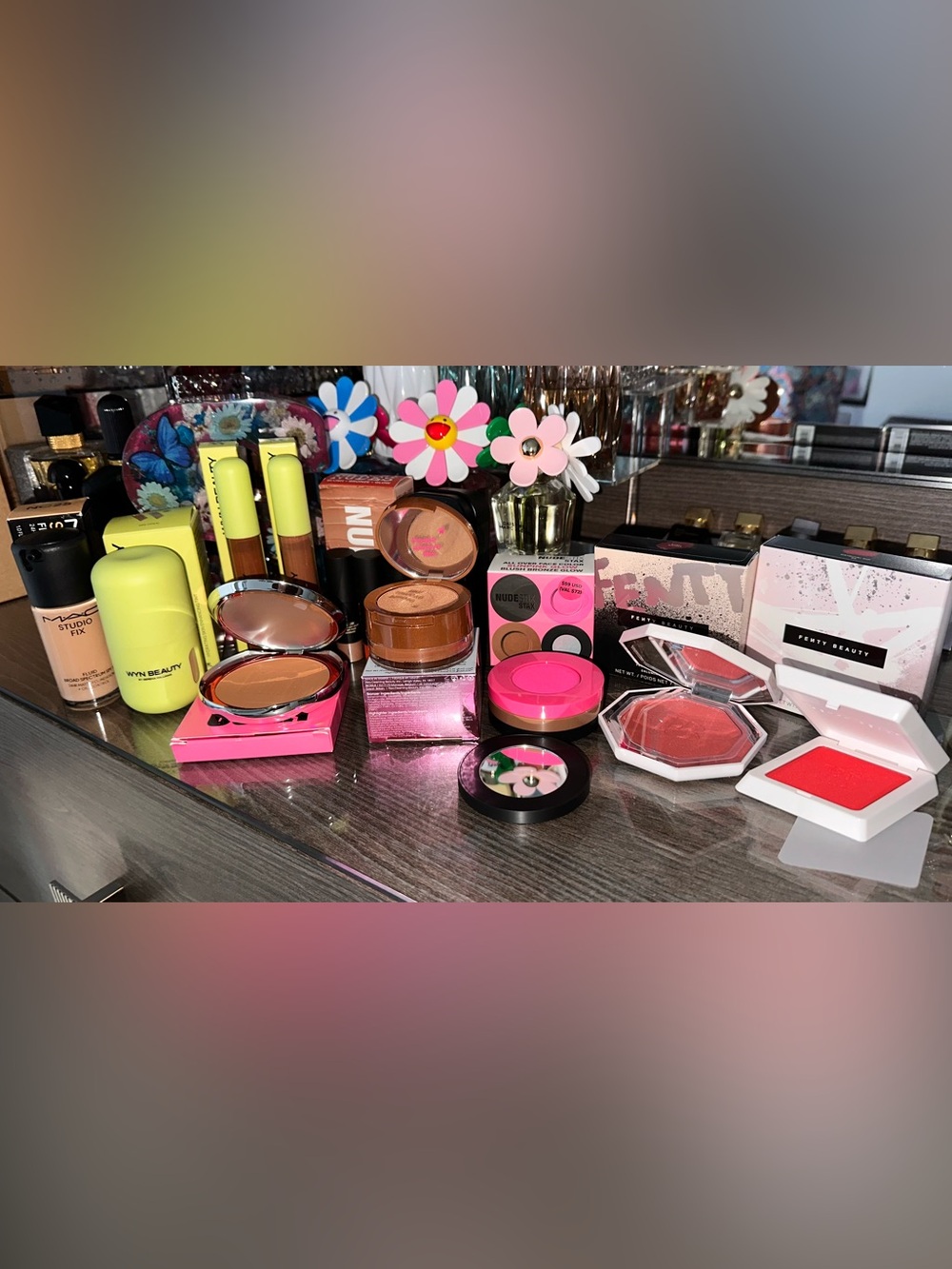 10pc Bundle Of Bronzers, Skin Tint, Blush Foundation, Concealer & Highlighter - Picture 12 of 17